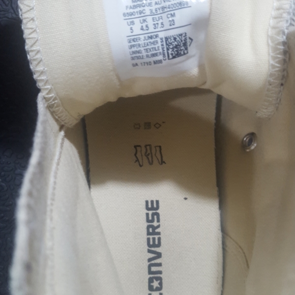 Girls Converse size 5 - Picture 5 of 7